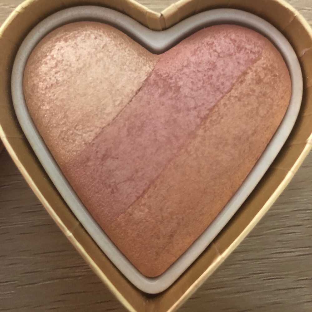 Too Faced Sweethearts blush in Peach Beach